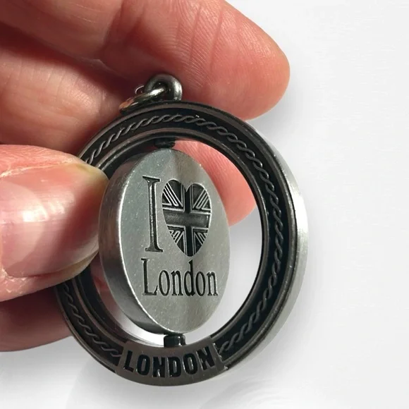 London Rotating Keyring England Travel U.K. Essential - Picture 2 of 3